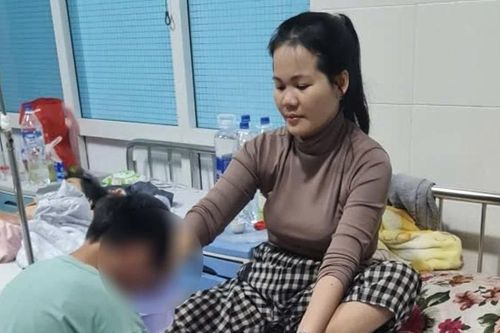 Số ca cấp cứu nghi ngộ độc bánh mì tăng, Sở Y tế Quảng Ngãi chỉ đạo khẩn