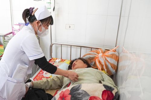 Vụ nghi ngộ độc bánh mì ở Quảng Ngãi: Tạm dừng cơ sở kinh doanh