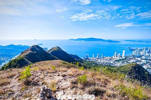 Tận hưởng điều không tưởng trên đỉnh núi Cô Tiên