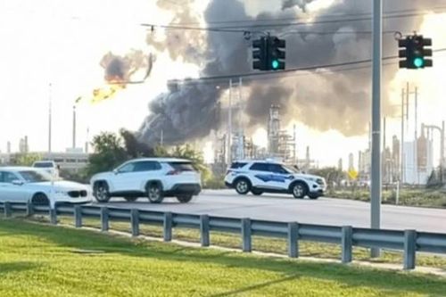 Cháy lớn tại nhà máy lọc dầu bang Texas của Mỹ