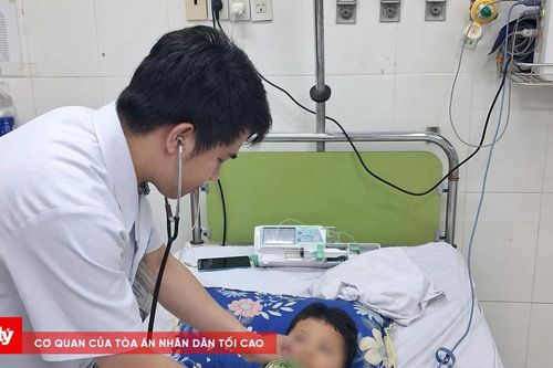 Cứu sống bé trai 10 tuổi viêm cơ tim tối cấp nguy kịch