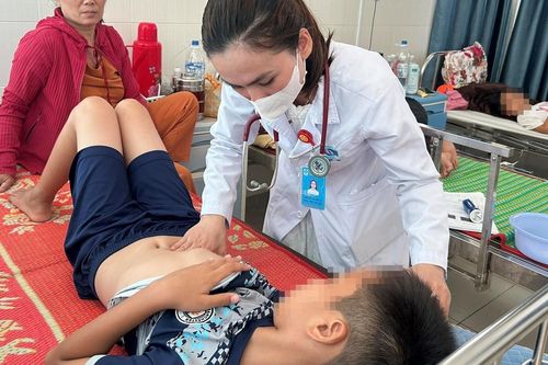 Chủ tiệm bánh mì nói về xuất xứ nguyên liệu vụ 19 người nhập viện nghi ngộ độc