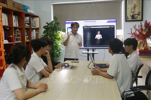 Thiết kế thành công phần mềm hỗ trợ người khiếm thính - dự án sinh viên tỏa sáng nhân văn