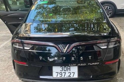 Công an Tp.Hà Nội tìm người giao dịch xe ô tô biển số 30H-797.27