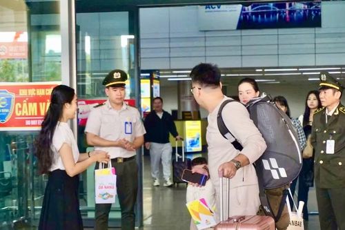 Đà Nẵng kiến nghị tháo gỡ khó khăn trong xuất nhập cảnh tại Sân bay quốc tế Đà Nẵng