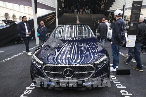 Tòa án Đức bác yêu cầu cấm xe xăng với BMW, Mercedes