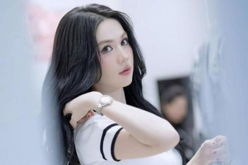 Mắm bò hóc ở quê Ngọc Trinh: Người chưa quen thì 'chạy mất dép', quen rồi lại 'dính' lúc nào không hay