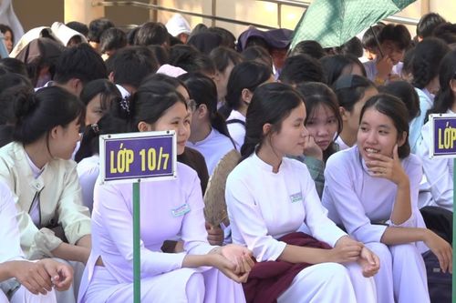 Thăng Điền hướng nghiệp, tuyển sinh quân sự cho 1.200 học sinh phổ thông