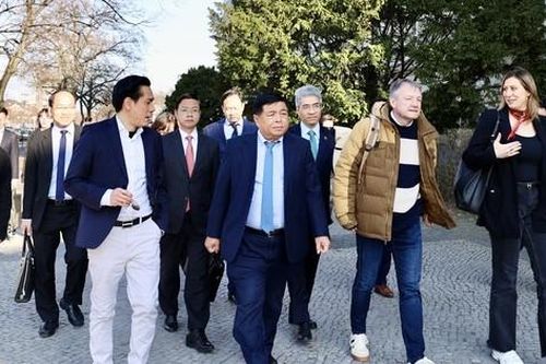 Phó Thủ tướng Nguyễn Chí Dũng thăm Trung tâm Khởi nghiệp, Đại học Kỹ thuật Berlin