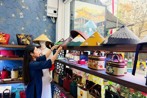 Nón Huế trong dòng chảy hiện đại