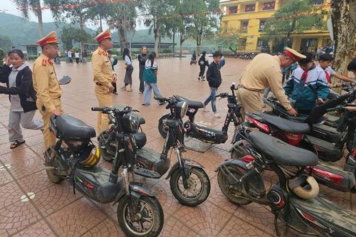 CSGT Lào Cai chủ động kế hoạch tuần tra, ngăn ngừa tai nạn từ xe điện độ chế