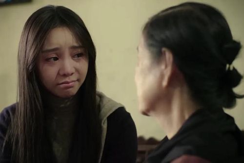 'Bước chân vào đời' giữ vững ngôi đầu rating dù khiến khán giả tranh cãi