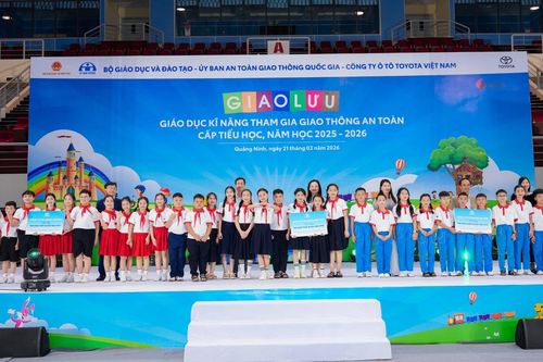 Toyota Việt Nam triển khai chương trình Toyota cùng em học an toàn giao thông năm học 2025 - 2026