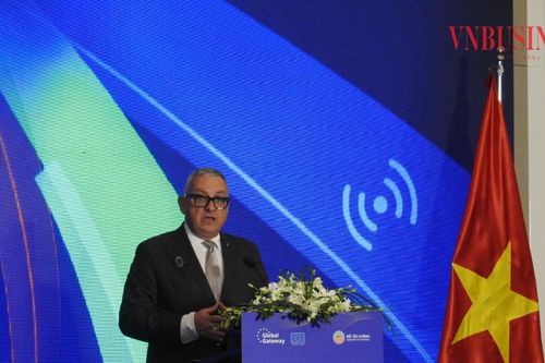Công bố khoản đầu tư 560 triệu euro vào giao thông vận tải và năng lượng Việt Nam