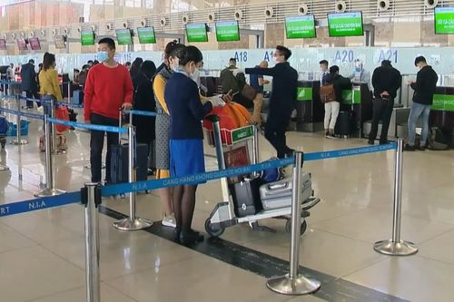 Hủy hàng loạt chuyến bay nội địa do áp lực nhiên liệu