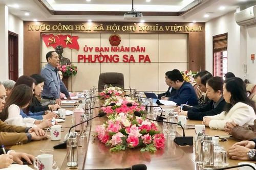 Hội Khuyến học Lào Cai làm việc tại Sa Pa về công tác khuyến học