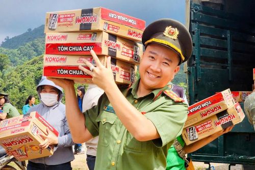 Thủ lĩnh đoàn Công an nhân dân nhận Giải thưởng Lý Tự Trọng