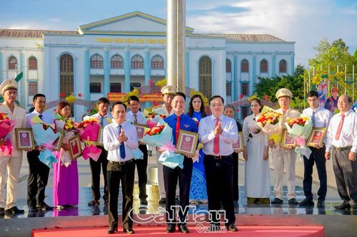 Những trái tim xanh hòa nhịp bước chân tình nguyện