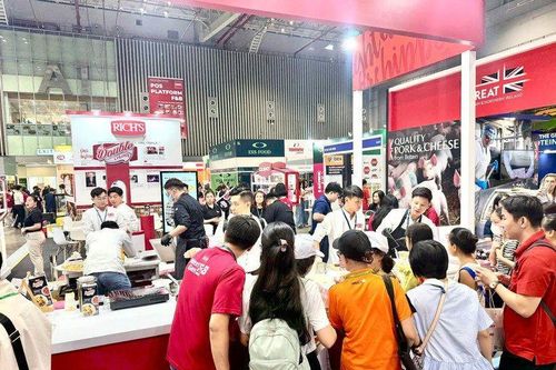 Triển lãm thực phẩm, đồ uống, công nghệ chế biến 'hút' khách tham quan