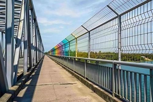 Lắp lưới an toàn, ngăn người nhảy cầu Bến Thủy