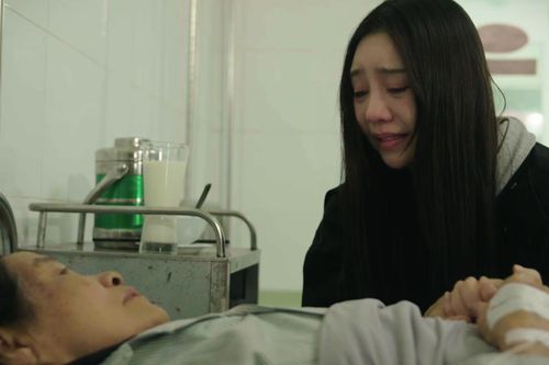 Bà ngoại sốc nặng sau cuộc gặp mẹ của bạn trai