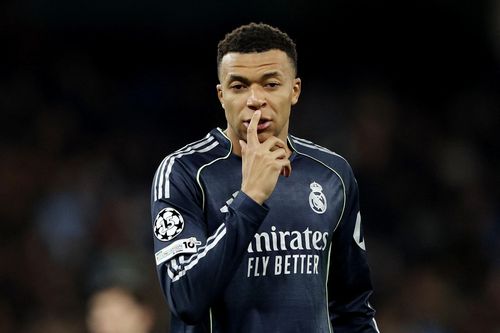 Sai sót khó tin của Real Madrid với Mbappe