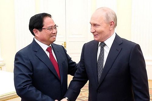 Thủ tướng Phạm Minh Chính hội kiến Tổng thống Vladimir Putin