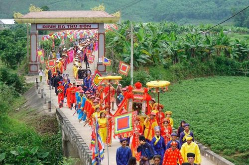 Sông nước Thu Bồn rộn ràng vào hội