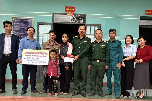 Đắk Lắk: Nhân viên Quân lực hết lòng giúp cháu bé bị biến chứng nặng