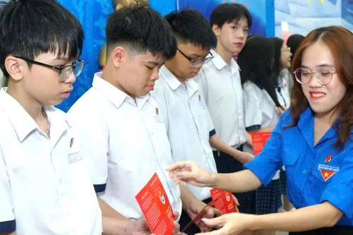 Giữ nhiệt huyết tuổi trẻ trong kỷ nguyên mới