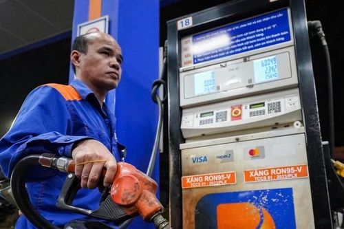 Bộ Công Thương đề xuất chính sách thuế nhằm ổn định giá xăng dầu