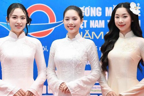 Á hậu Châu Anh, Vân Nhi dự lễ trao giải Gương mặt trẻ Việt Nam tiêu biểu 2025