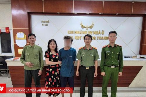 Người đàn ông đi lạc 6 ngày được đưa về với gia đình