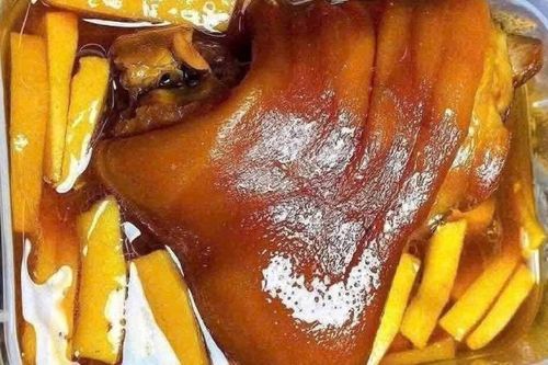 Thịt chân giò bổ dưỡng nhưng 4 nhóm người nên tránh