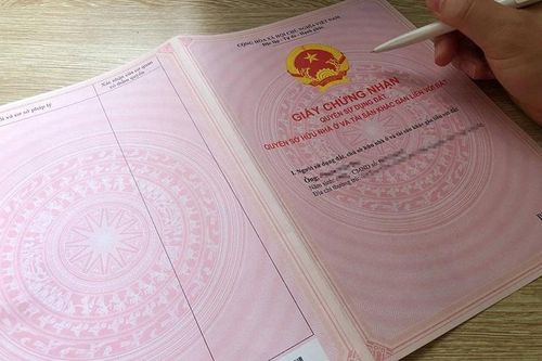Sổ hồng đứng tên vợ, vậy chồng có phải ký tên trong hợp đồng bán nhà không?