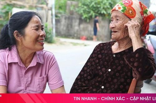 Nữ cán bộ giữ '3 vai' nơi làng biển