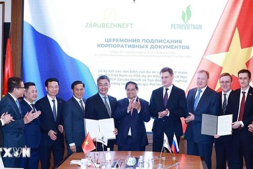 Thủ tướng Phạm Minh Chính gặp Tổng Giám đốc Công ty Zarubezhneft của Nga
