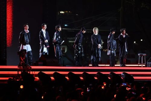 BTS trở lại gây sốt toàn cầu với buổi hòa nhạc tại Gwanghwamun