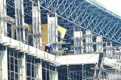 Quảng trường gần 200 tỷ đồng ở Huế gấp rút hoàn thiện trước ngày bàn giao 30/4