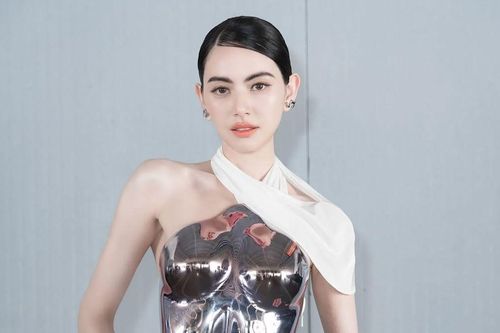 'Ma nữ đẹp nhất Thái Lan' Mai Davika gây sốt với vóc dáng như tạc tượng