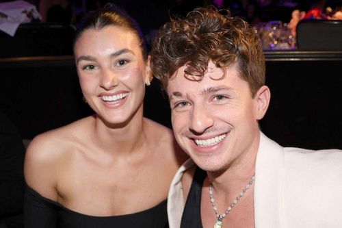 'Hoàng tử tình ca' Charlie Puth đón con trai đầu lòng, làng giải trí rộn ràng chúc mừng