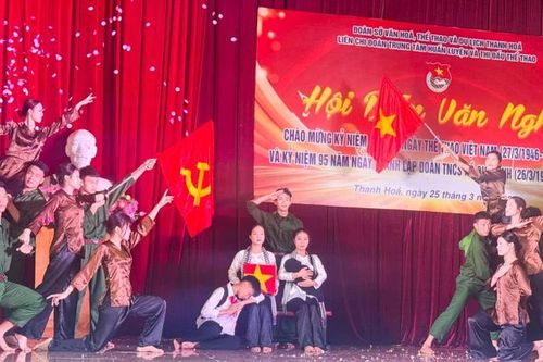 Sôi nổi hội diễn văn nghệ trong vận động viên