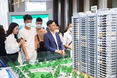 Có nên xuống tiền mua bất động sản thời điểm này hay không?