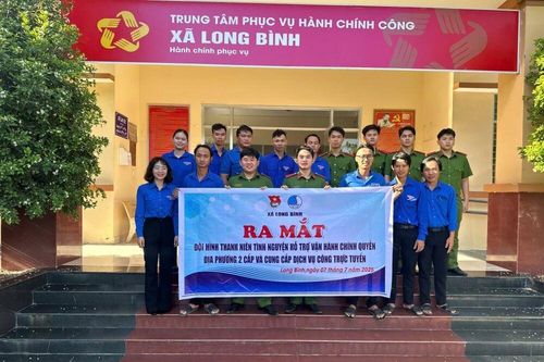 Thanh niên xã Long Bình: Phát huy vai trò xung kích trong chuyển đổi số