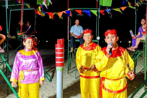 Hội đánh bài chòi dân gian tại làng biển Nhơn Hải, Nhơn Lý