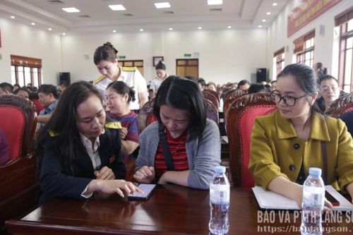 Phổ biến chính sách và đối thoại với hộ kinh doanh