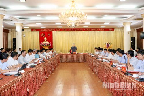 UBND tỉnh làm việc với các phường Nam Định, Thiên Trường, Đông A, Thành Nam, Hồng Quang, Trường Thi, Mỹ Lộc, Vị Khê