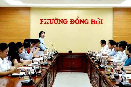 Đoàn kiểm tra của Ban Thường vụ Tỉnh ủy làm việc với Ban Thường vụ Đảng ủy các xã, phường
