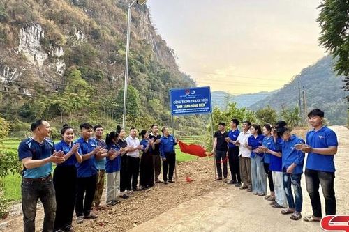 Dấu ấn màu áo xanh trong Tháng Thanh niên