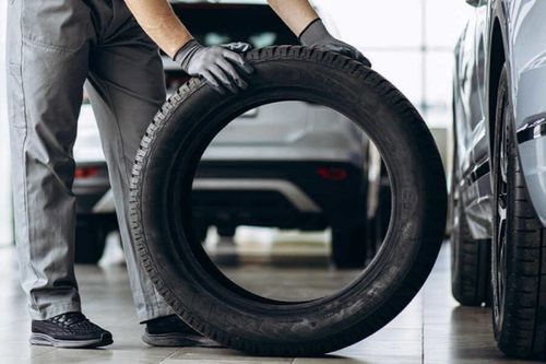 Lốp xe ô tô: 8 nguyên tắc an toàn tài xế không được phép bỏ qua